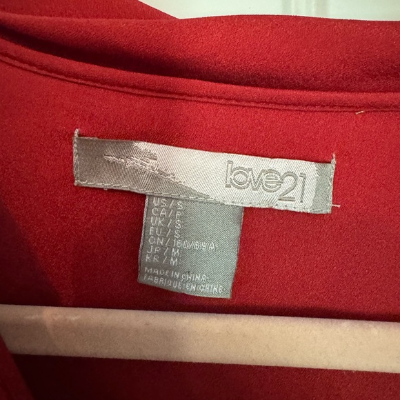 Love 21 size small dress with pockets. - Picture 2 of 7